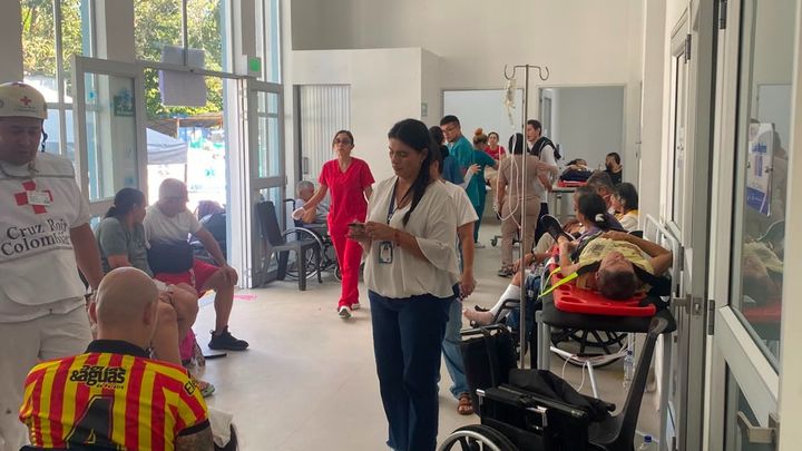 Medical student lost everything in Colombian earthquake campaign photo, 1 of 8