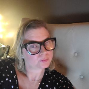 Julie Lowy