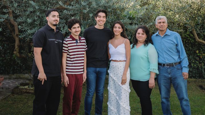 Support for Marivel Tinoco's Family campaign photo, 1 of 3