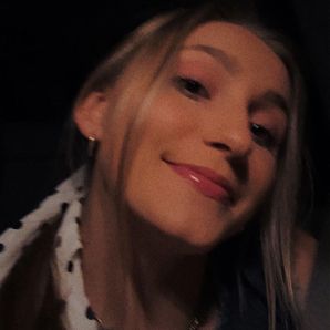 Cora Lang
