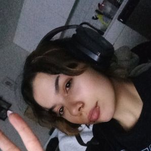 Chaylynna Champagne-Valentim
