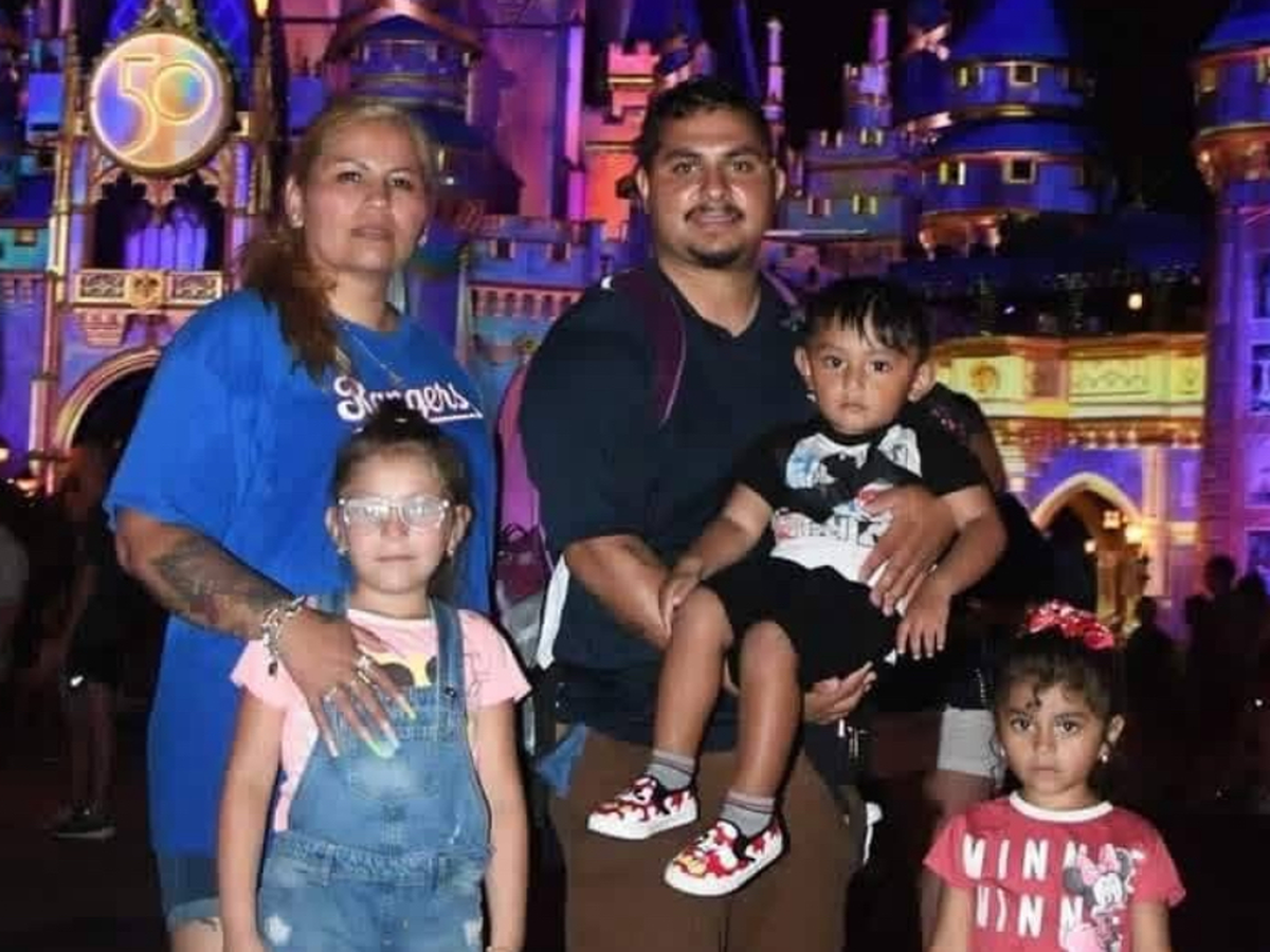 Fundraiser by Gustavo Mendoza : A Loving Farewell for Our Beloved Mom