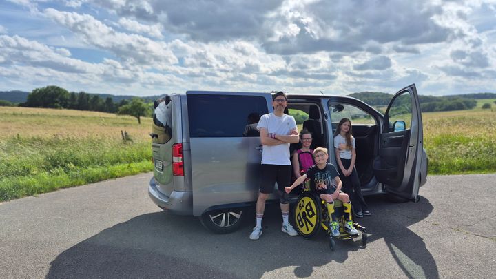 Neues Auto für Familie mit Rollikind campaign photo, 1 of 7