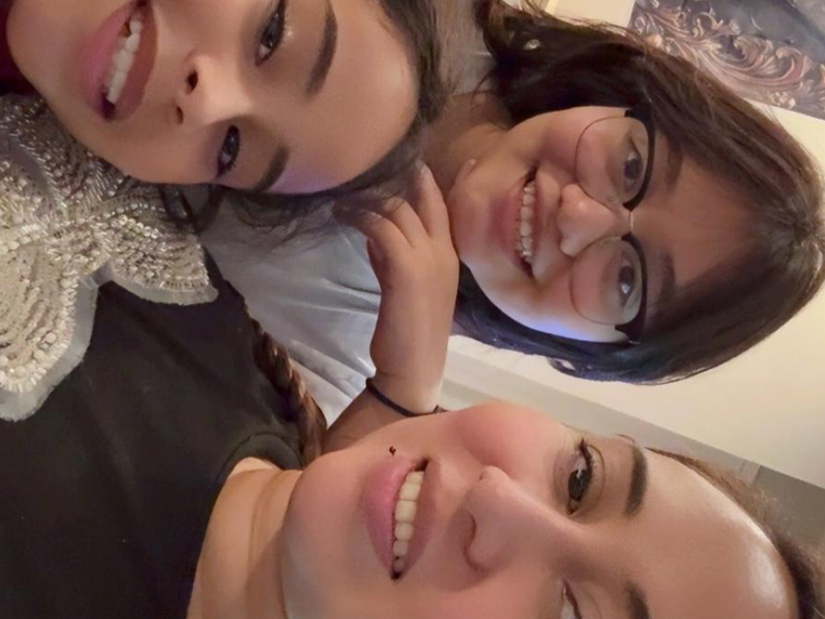 Andrea and her daughters back home campaign photo, 1 of 8