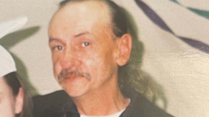 Help Matt with funeral expenses for his late dad campaign photo, 1 of 2