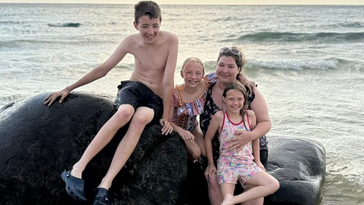 Jordan Myrtle, Kayden, Kylie, Kristen campaign photo, 1 of 6