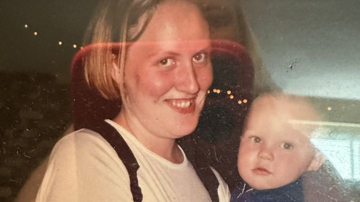 Help Ariana and Son Say Goodbye to Mom campaign photo, 1 of 5