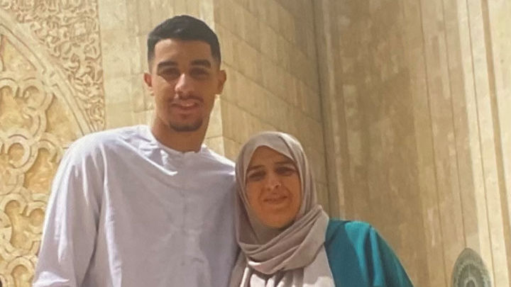 Yassine naar Mekka campaign photo, 1 of 2