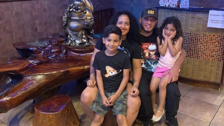 Ayuda tras arresto de mi esposo por Ice campaign photo, 1 of 8