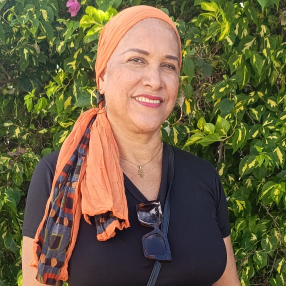 Ayuda a la maestra Marlyn en su tratamiento contra el cáncer