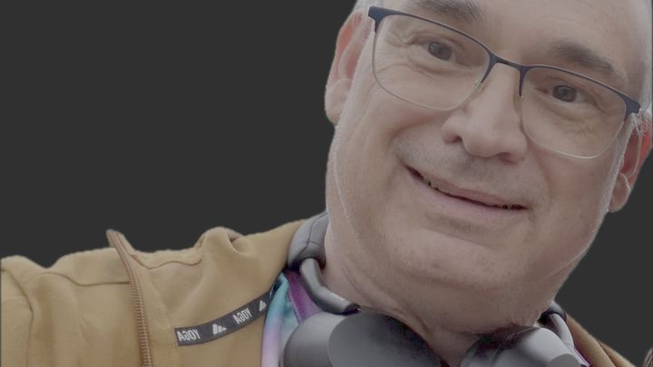 Merci de m'aider moi, plutôt que les Qonspi de tout poil campaign photo, 1 of 3