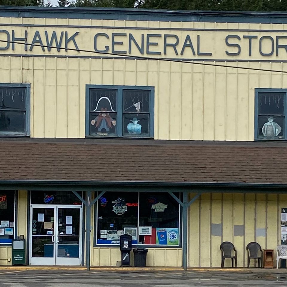 Mohawk General Store, Luz
