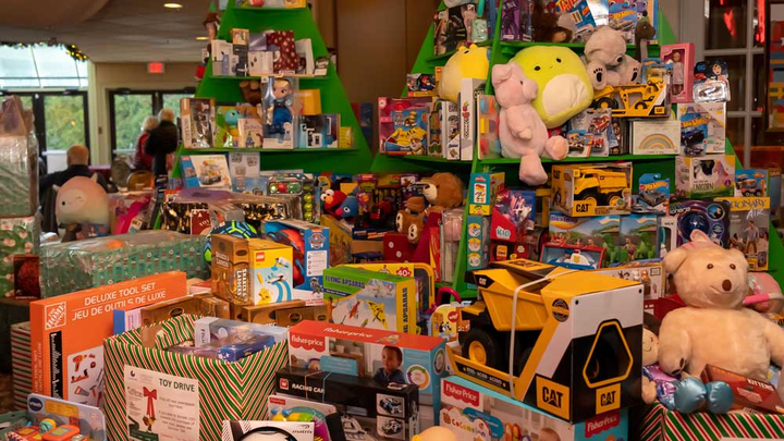 Helping Families This Holiday Season campaign photo, 1 of 3