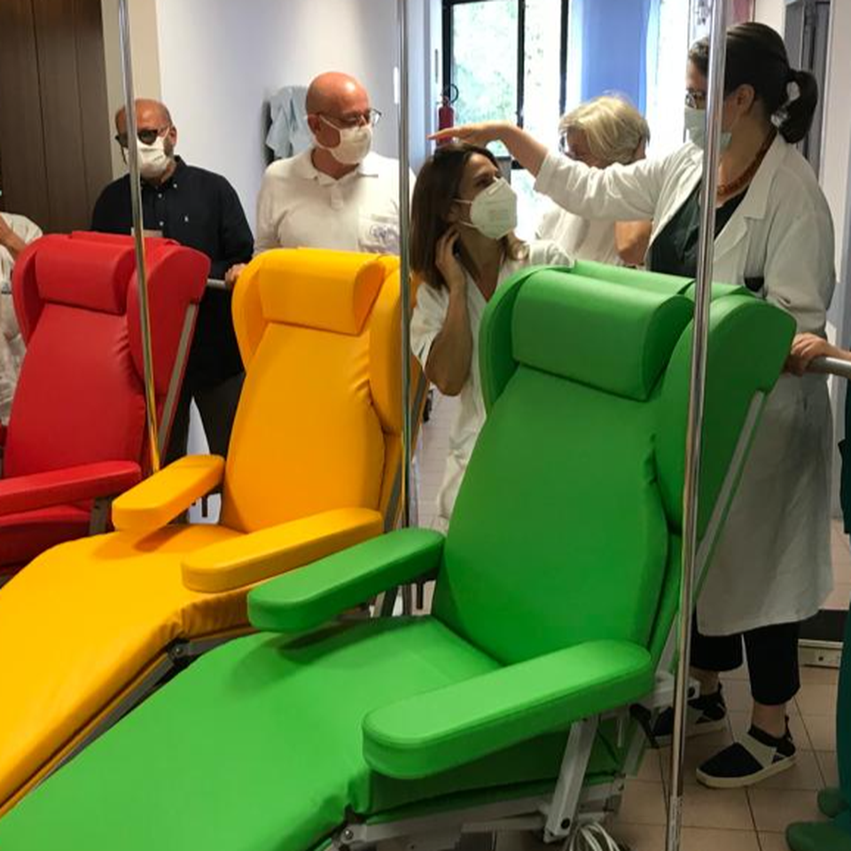Sostieni chi lotta: una poltrona per la cura.