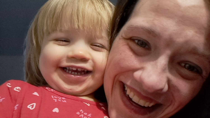URGENCE Elsa et Zorah, maman et fille en besoin campaign photo, 1 of 5