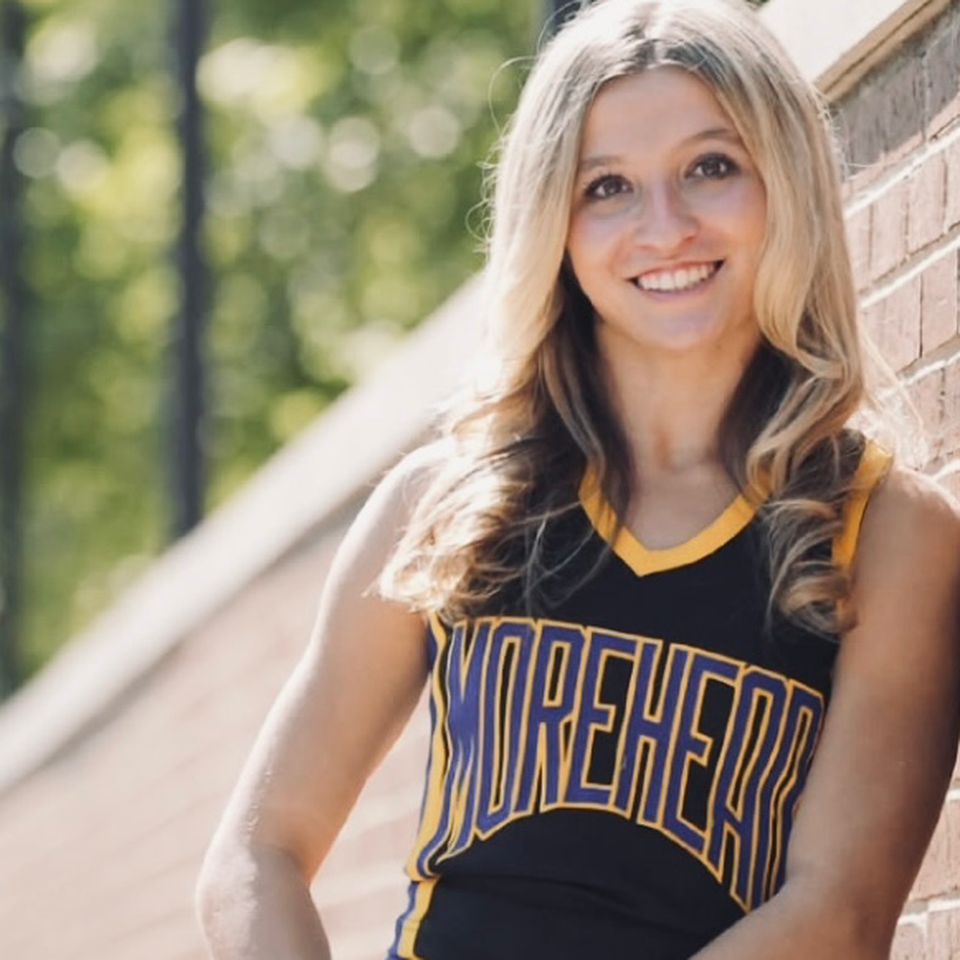 Help Adalyn Cheer at College