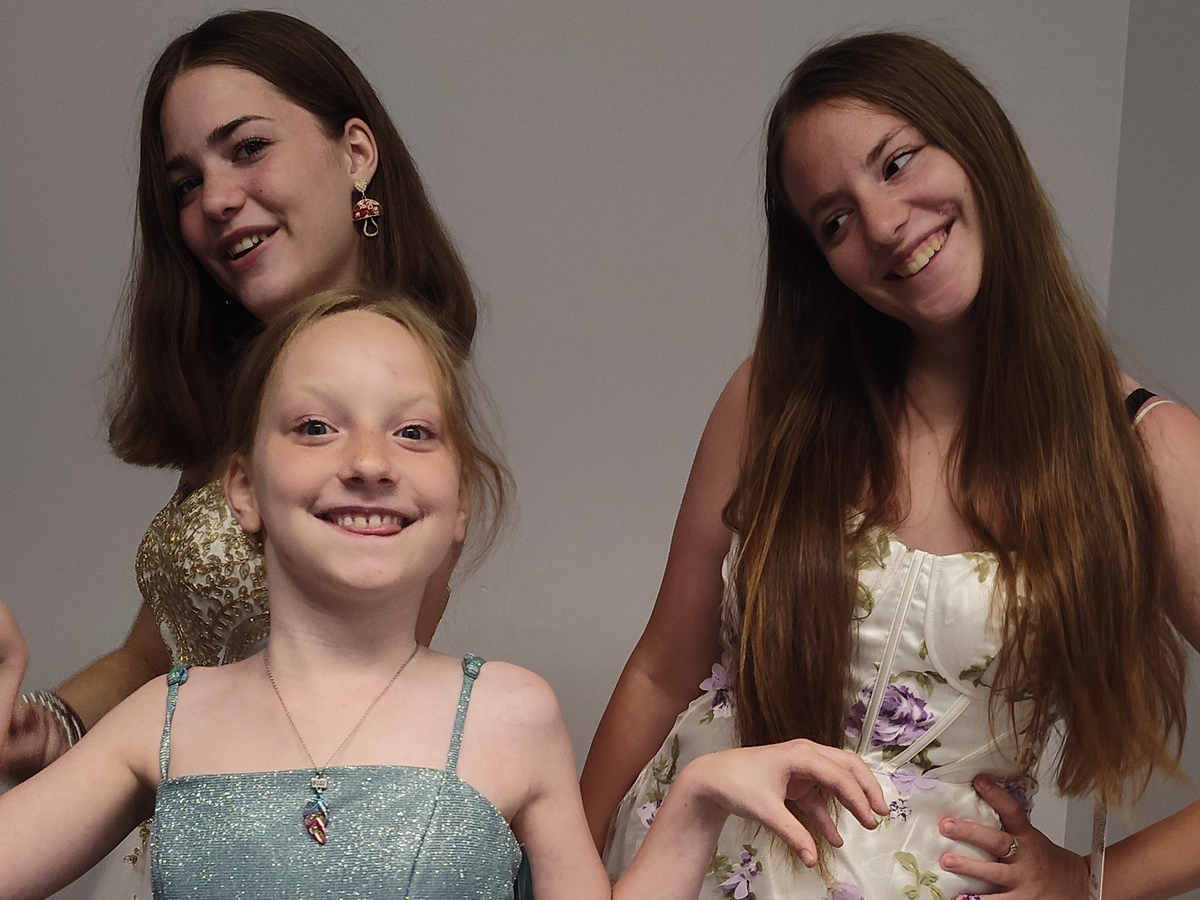 Help Roseann and Daughter ~ EMERGENCY car repair expenses campaign photo, 1 of 4