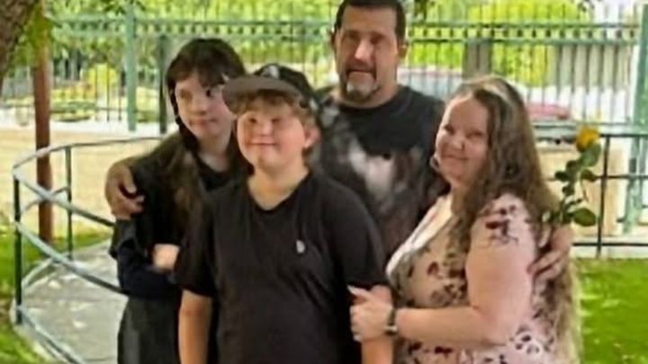 Help Amanda's Family Through Crisis campaign photo, 1 of 8