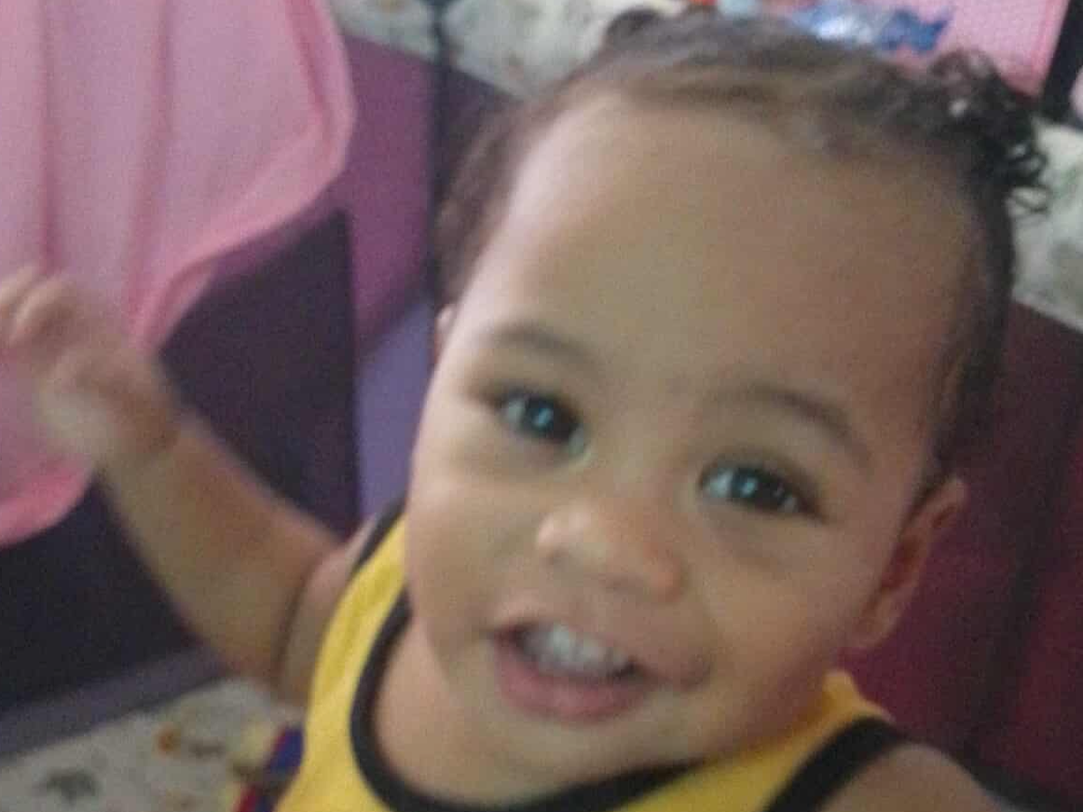 PLEASE HELP A U.S FATHER BRING HIS CHILD SAFELY TO AMERICA campaign photo, 1 of 3