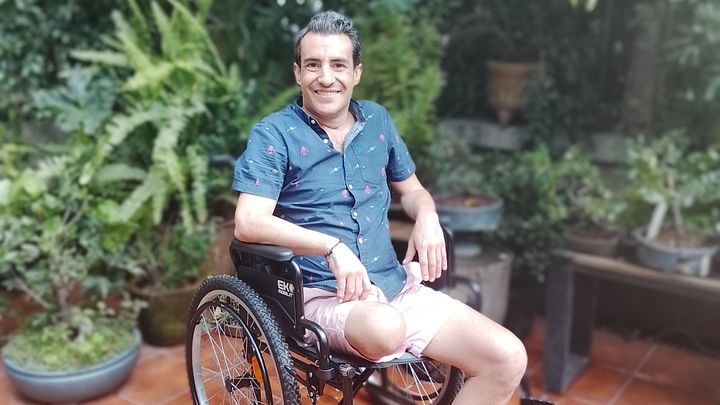 Ayuda a Carlos Ogarrio a volver a caminar campaign photo, 1 of 3