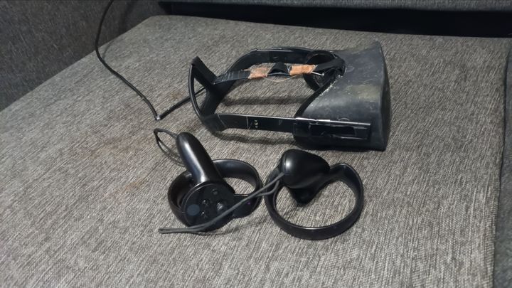 im looking for help to get new oculus headset for vr use campaign photo, 1 of 4