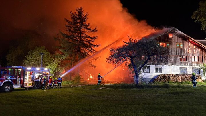 „Ein Lebenswerk in Flammen – Gemeinsam für Familie Linder“