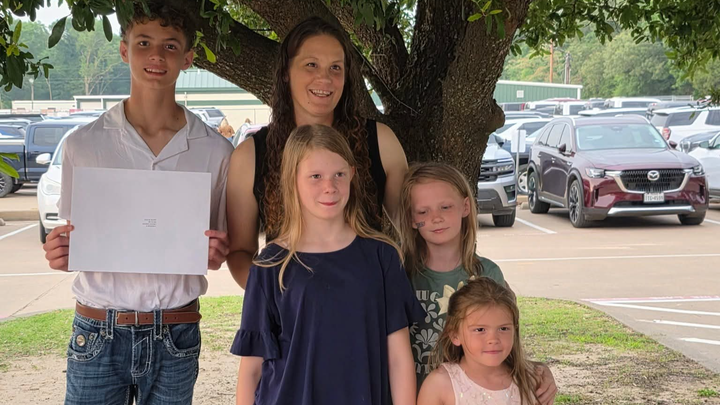 Donate to Amber's Fight for Health and Family campaign photo, 1 of 3