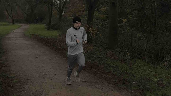 Running Barcelona marathon for Cancer Research campaign photo, 1 of 3