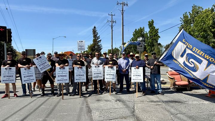 Support United Steelworkers Local 5 Strike campaign photo, 1 of 8