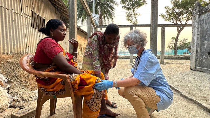 con Franca e Patrick per la salute in Bangladesh campaign photo, 1 of 4