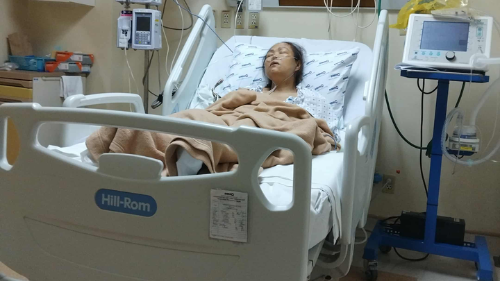 Help my bestfriend save her Mom and lay her father to Rest campaign photo, 1 of 5