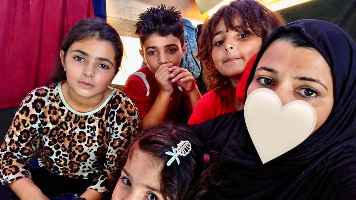 Foto della campagna HELP NEVEEN AND HER 4 CHILDREN ПОМОЩ ЗА НЕВИН И ДЕЦАТА Ѝ ❤️, 1 di 8