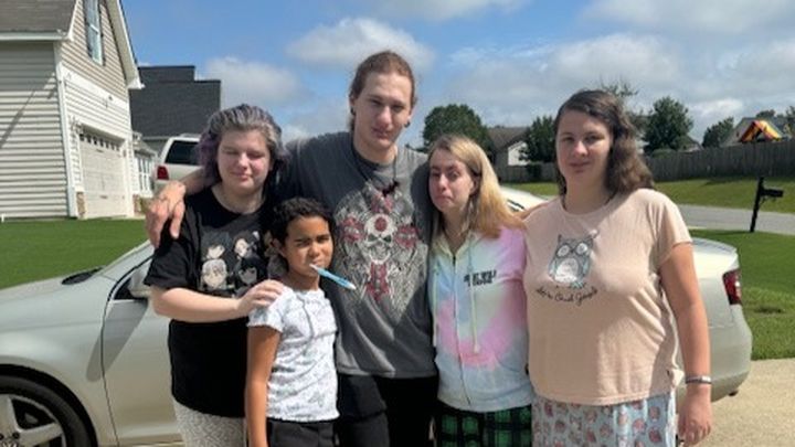 Help Shannon’s Family Stay Housed & Fed campaign photo, 1 of 3