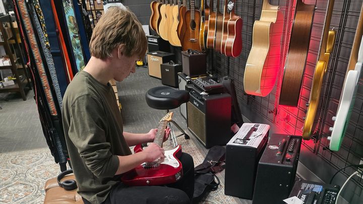 Help My Son Keep Playing Guitar After Amp Broke campaign photo, 1 of 3