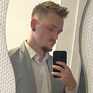 Dominik N.