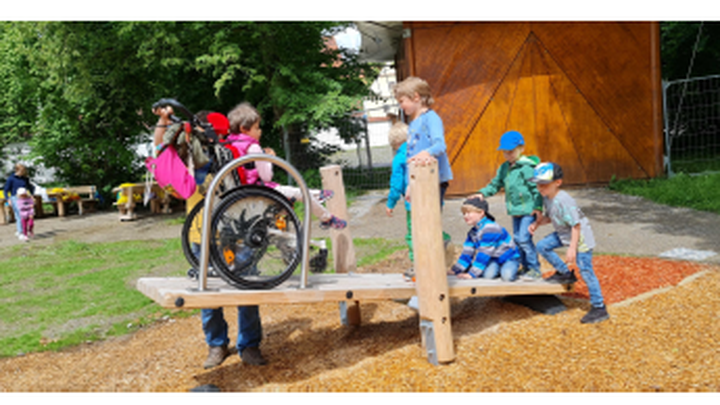 Kampagnen-Foto für Fördere Inklusion und spende für eine Stehwippe, 1 von 3