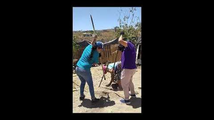 ¡Ayúdanos a construir una cancha para el parque de Rizos! video thumbnail, 1 of 5