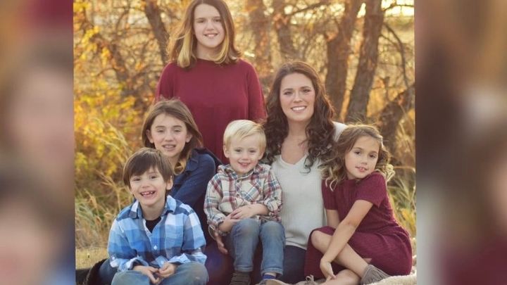 Help Livvy and Her Five Children Move Forward campaign photo, 1 of 3