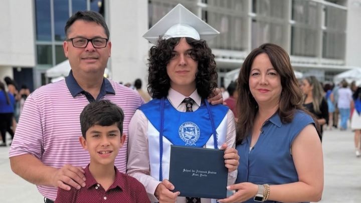Support Mario Saballos and Family campaign photo, 1 of 4