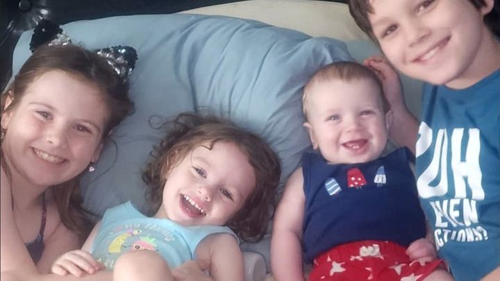 Headline: URGENT: Pregnant Mom in Labor Facing Homelessness campaign photo, 1 of 7