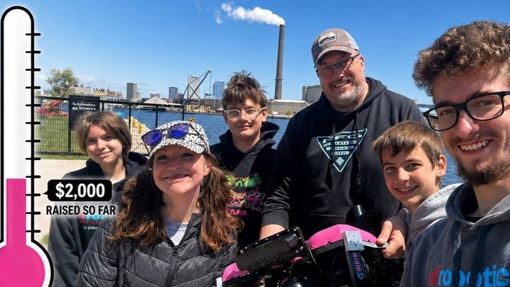 Help PINKrov Students Explore Underwater campaign photo, 1 of 7