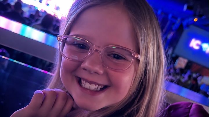 Isla’s star campaign photo, 1 of 3