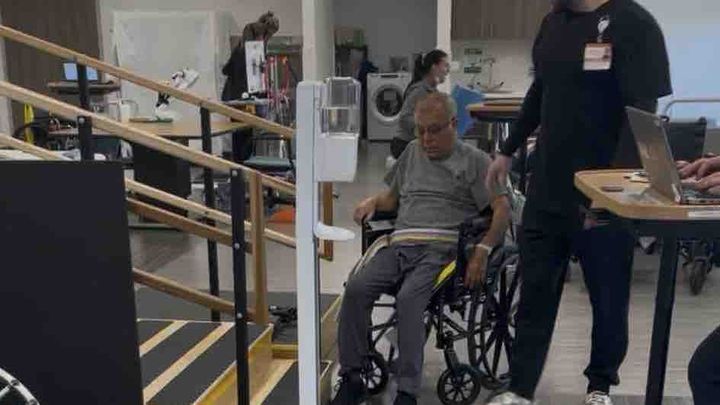 Help Roberto with his Care & Recovery campaign photo, 1 of 8