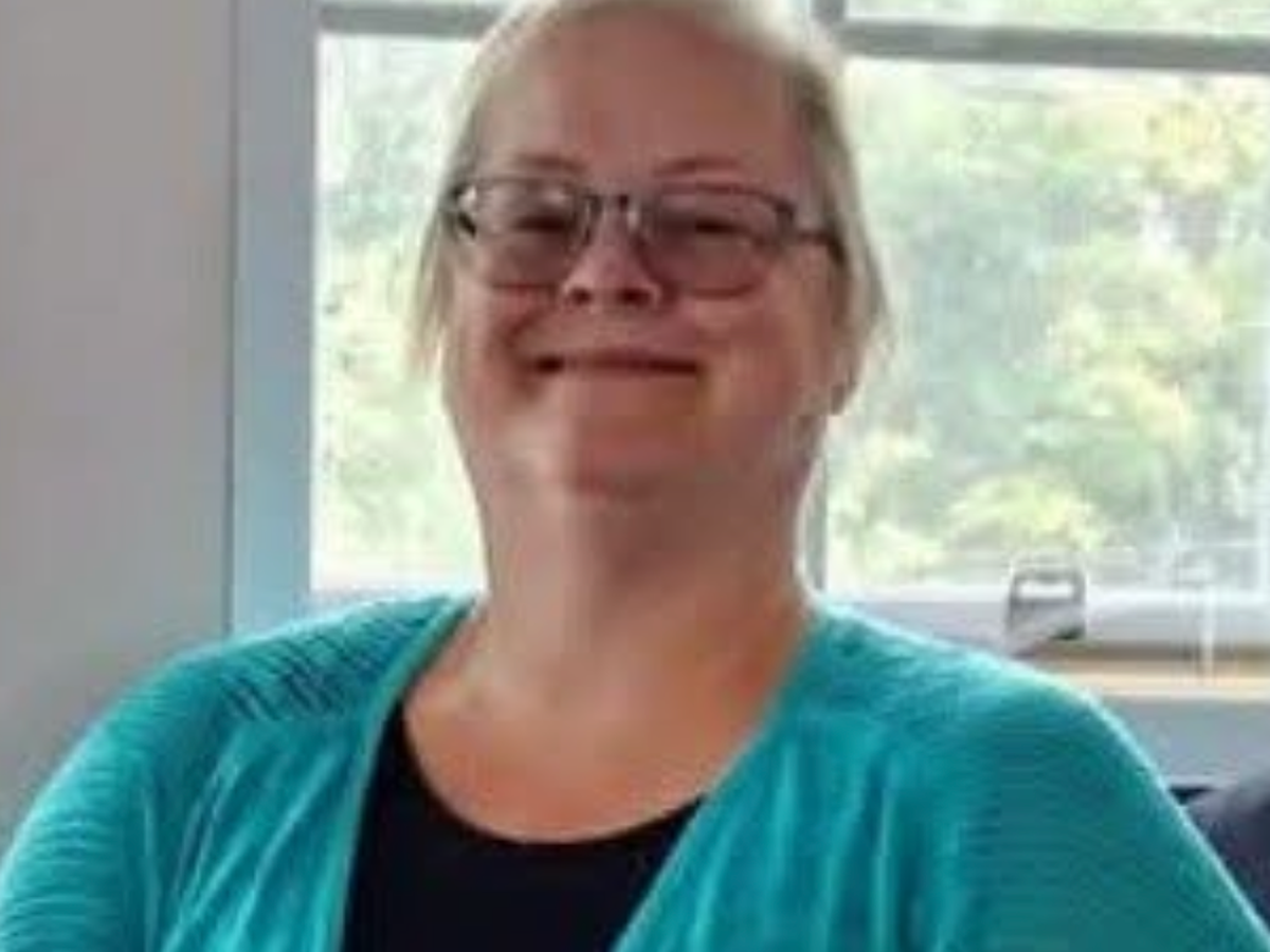 GoFundMe Funeral: How to Pay for Funeral with GoFundMe - LendingUSA