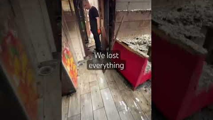 Videovorschaubild für 10 Years of Hard Work Lost Overnight. Help Our Family Rebuid, 1 von 8