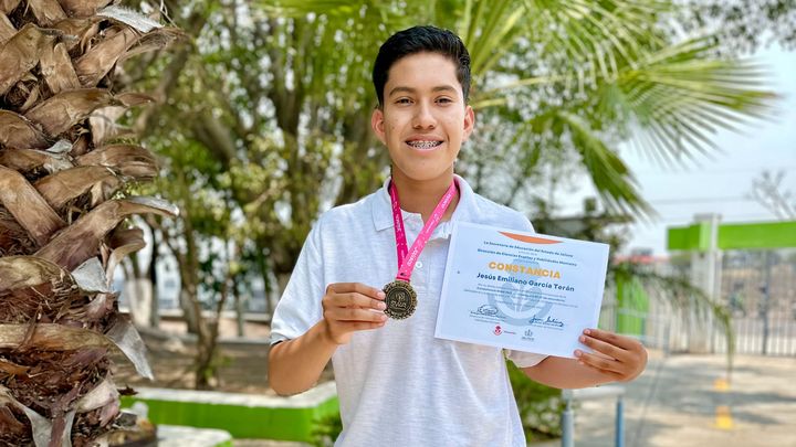 Apoya a Emiliano a representar a México en Singapur  