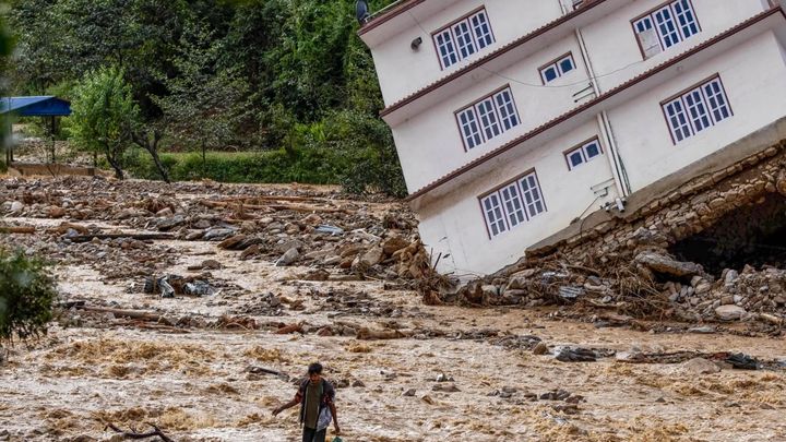 Buy a FLOOD SLEEPING BAG for Nepal's Flood Victims campaign photo, 1 of 8