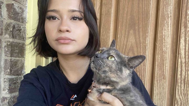 Help Veronica Pursue Her Biology Degree campaign photo, 1 of 3