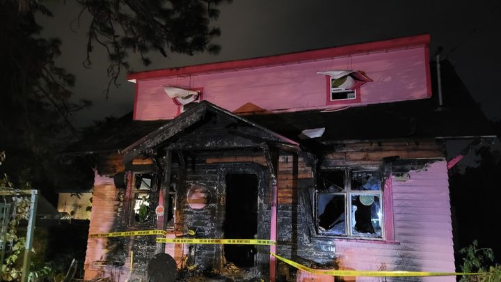 Help Naomi with expenses after a fire campaign photo, 1 of 7