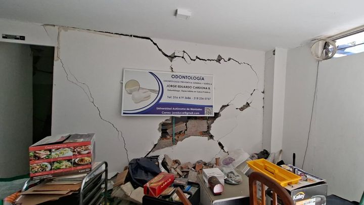 Emergency help for grandpa & uncle after Pereira earthquake campaign photo, 1 of 7